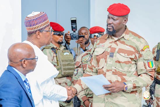 Louis Blaise Aka Brou, Boni Yayi et Mamadi Doumbouya, président de la Transition