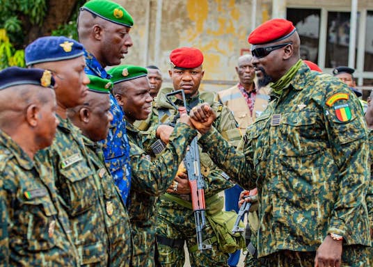 Colonel Mamadi Doumbouya, président de la transition guinéenne, Balla Samoura, Haut-commandant de la gendarmerie, Sadiba Koulibaly chef d'Etat-major général des armées