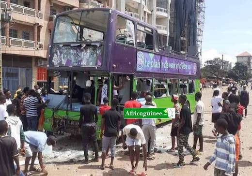 Un bus vandalisé à Hamdallaye