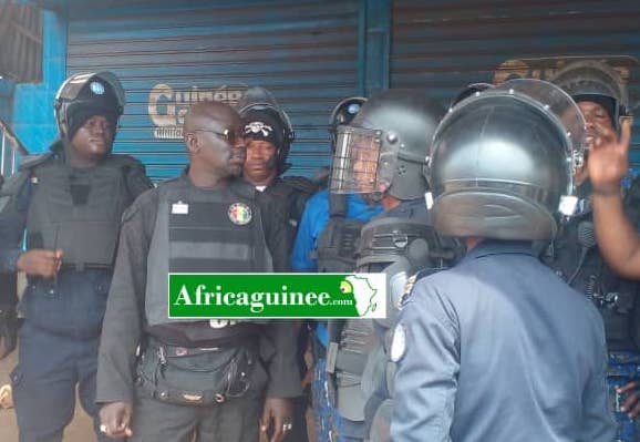 Des policiers déployés pour le maintien d'ordre à Conakry, jeudi 20 octobre 2022
