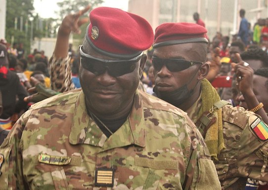 Feature image Colonel Claude Pivi, image d’archives
