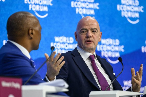 Feature image Patrice Motsepe, président de la Confédération africaine de football et Gianni Infantino président de la Fifa