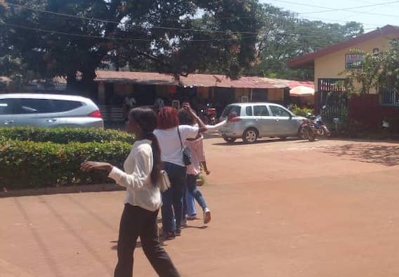 Des étudiantes à l'Université de Sonfonia