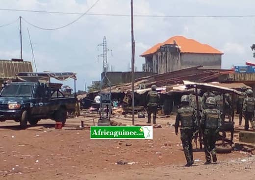 Des Agents du BATA sur le terrain du maintien d'ordre à Conakry