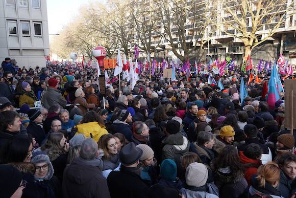 Feature image Manifestassions en France contre la réforme des Retraites