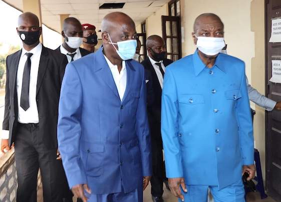 Feature image Alpha Condé, l'ancien président guinéen et Dr Mamadou Ballo, son dernier ministre de la fonction publique, image d'archive