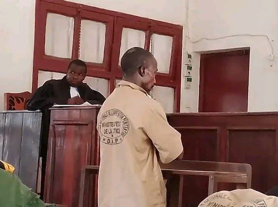 Feature image Moussa Camara à la barre lors de l'annonce du verdict de son procès