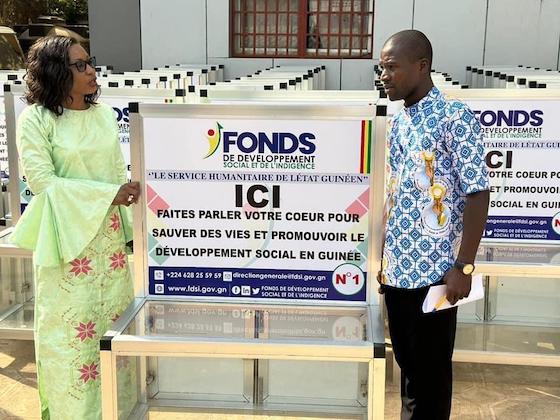 Feature image La Direction Générale du Fonds de développement social et de l’indigence FDSI a procédé ce vendredi 13 janvier 2023 à la remise des caisses humanitaires à ses Directeurs Régionaux afin de les déployer à l’intérieur du pays