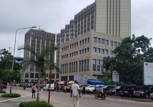 Vue panoramique de l'avenue de la République à Kaloum