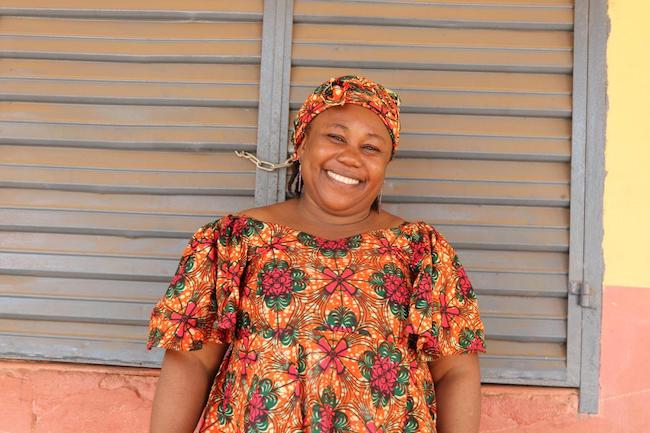 Djénab Camara, Enseignante en CM1 à l’École primaire centre1 de Coyah en Guinée et facilitatrice de l’approche expérimentale Enseigner au bon niveau2.