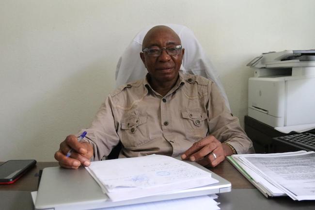 UNICEF Guinea/S.Camara Docteur Keita Mory, Chef du centre de santé de Baro, région de Kankan, Guinée.