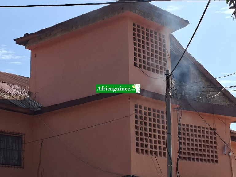 Alerte info – TPI de Dixinn : des flammes signalées dans le bâtiment abritant les audiences Alerte info – TPI de Dixinn : des flammes signalées dans le bâtiment abritant les audiences